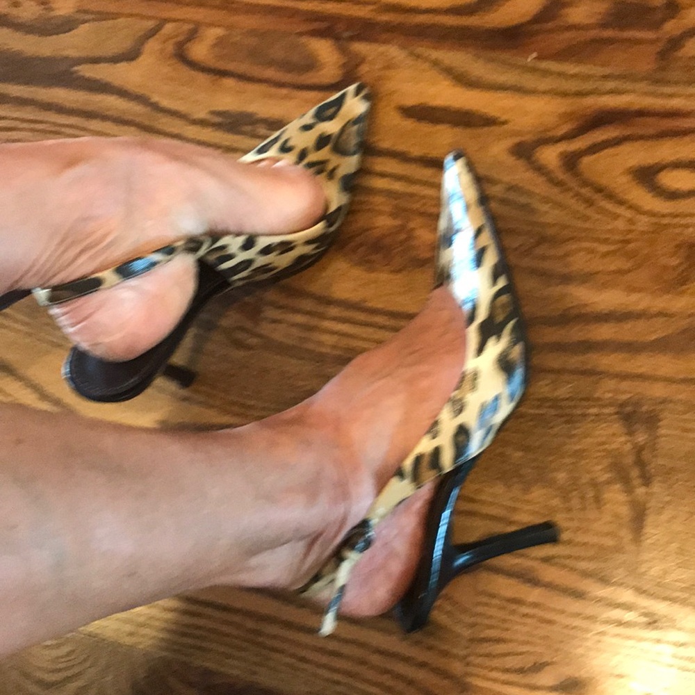 Linea Paolo sling back heels